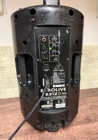 Diffusore attivo Behringer Eurolive B212D