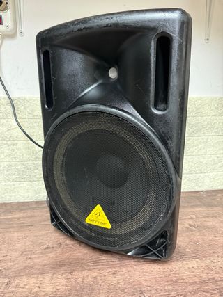 Diffusore attivo Behringer Eurolive B212D