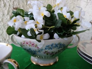 Lotto di piatti in porcellana con bordo oro