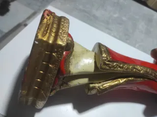 Figura antigua chino con flauta de pan