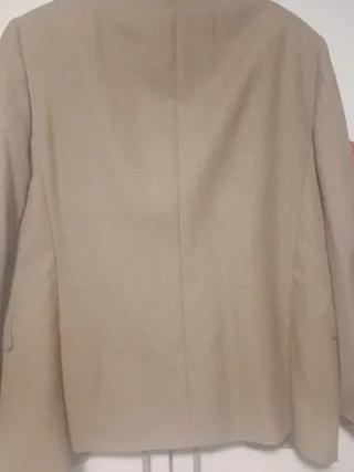 Chaqueta de traje elegante beige