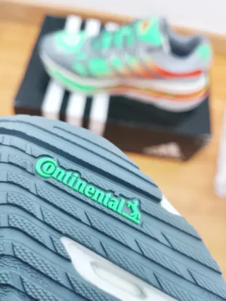 Adidas Adistar HRMY Talla 42 Edición especial.