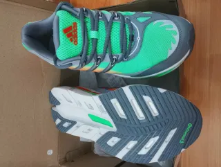 Adidas Adistar HRMY Talla 42 Edición especial.