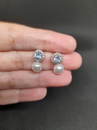 Pendientes de perla y circonita plateados