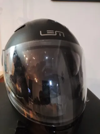 Casco de moto negro LEM