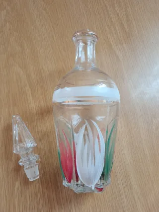 Botella licorera de cristal decorada