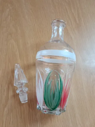 Botella licorera de cristal decorada