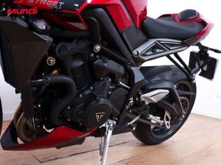 TRIUMPH STREET TRIPLE 765 RS