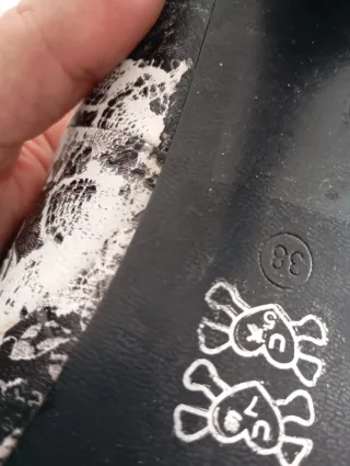 Zapatos de tacón Iron Fist florales