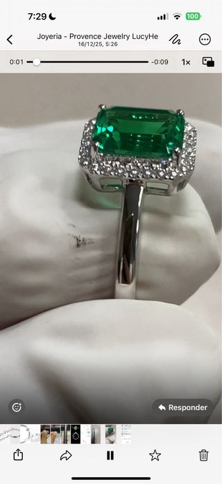 Anillo Oro Blanco Esmeralda y Brillantes