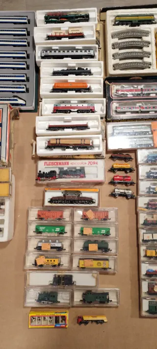 Lote trenes diferentes escalas H0 y N.