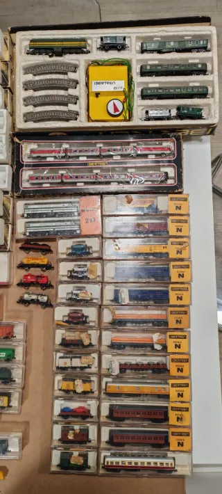 Lote trenes diferentes escalas H0 y N.