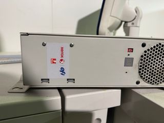 Impresora Xerox Versant 80 con Acabadora