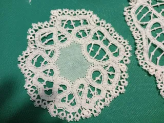 Centrini fatti a mano