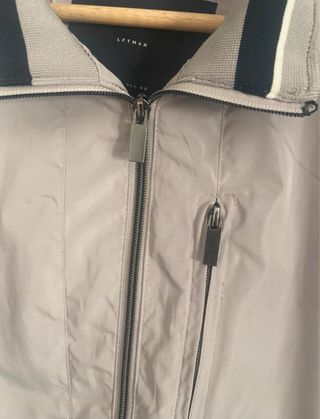 Cazadora impermeable ligera gris