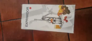 Exprimidor de cítricos manual