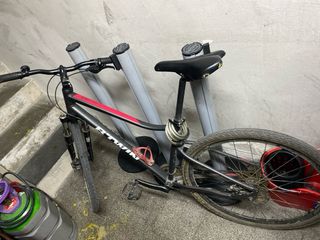 Bicicleta BTWIN Negra y Roja