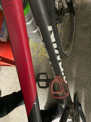 Bicicleta BTWIN Negra y Roja