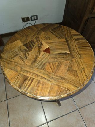 Tavolino rotondo in legno