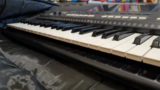 Teclado Yamaha PSR E433