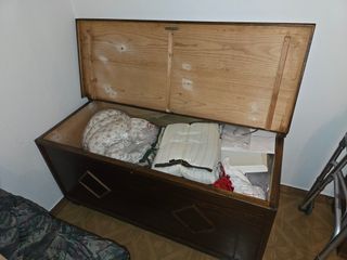 Cassapanca in legno marrone