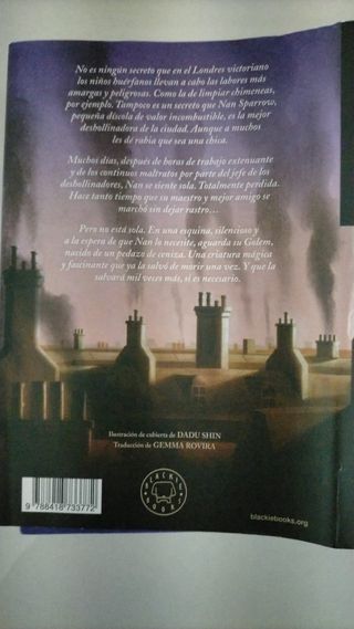 Ceniza: Historia de una niña y de su monstruo