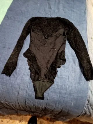 Body in raso nero con pizzo