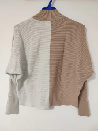 Jersey bicolor cuello alto