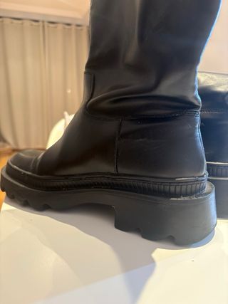 Botas altas Zara negras suela track