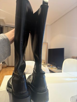 Botas altas Zara negras suela track