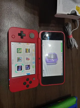 Nintendo 2DS XL Pokémon Ball Edition