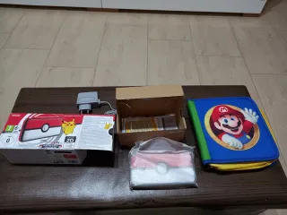Nintendo 2DS XL Pokémon Ball Edition