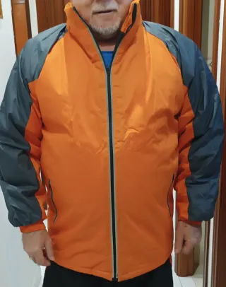 Parka nueva naranja y gris