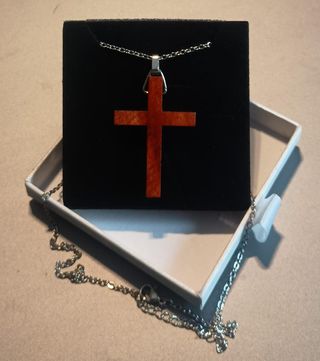 Collar Cruz Madera y Acero