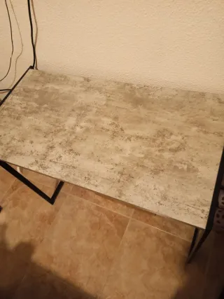 Mesa plegable de madera y metal