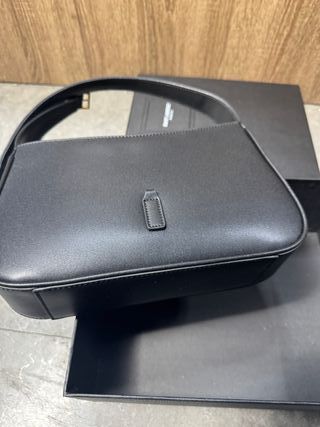 Bolso YSL Negro con Logo Dorado