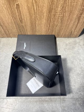 Bolso YSL Negro con Logo Dorado