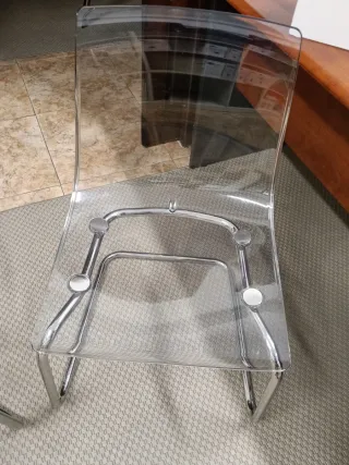 Sillas transparentes Ikea