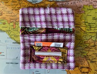 Portatabacco fantasia viola e bianco