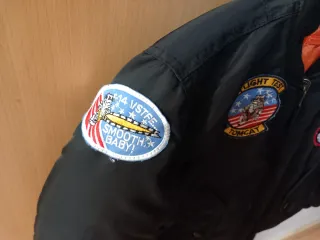 Cazadora Bomber Niño Negra y Naranja