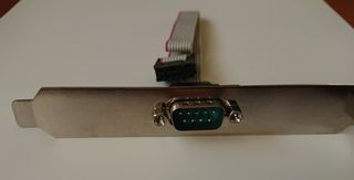 Slot sub-D seriale 9 pin porta COM RS232 PC