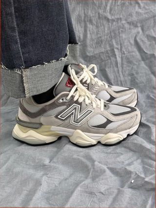 New Balance 9060 Gris Talla 41.5