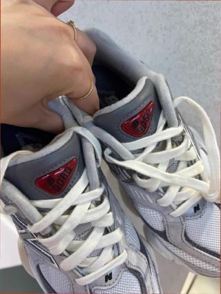 New Balance 9060 Gris Talla 41.5