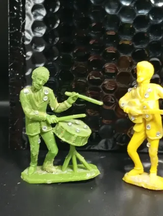 Lote 2 Figuras PVC The Beatles Años 70