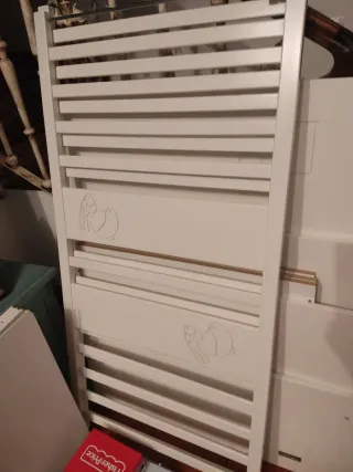 Cuna convertible a cama con mesita y escritorio