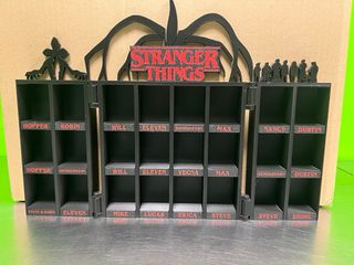 Expositor Funko kinder joy de Stranger Things