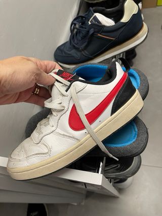 Zapatillas Nike Blancas y Rojas