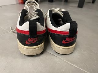 Zapatillas Nike Blancas y Rojas