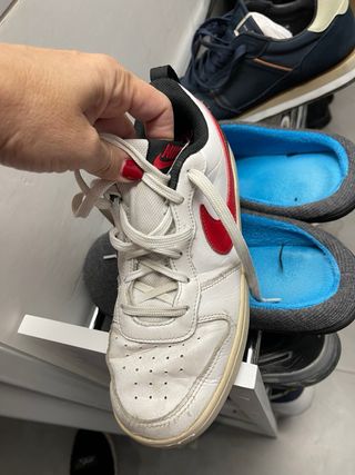 Zapatillas Nike Blancas y Rojas