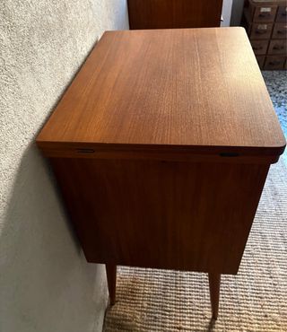 Piccolo mobile vintage scandinavo Mid Century